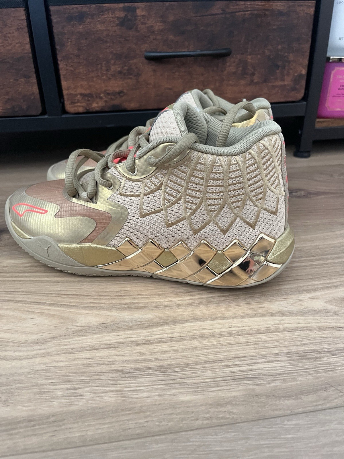 Men’s PUMA MB.01 Melo Ball Basketball Shoes, Size 6.5