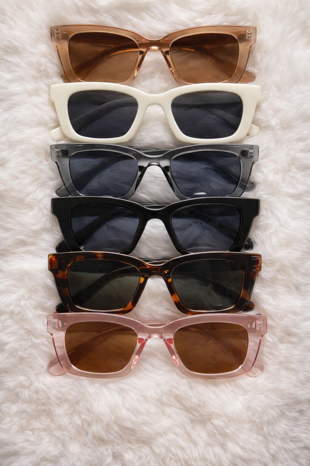 Women’s Rectangle Shape Sunglasses V5194AG – 12 Pieces Pack Assorted Colors
