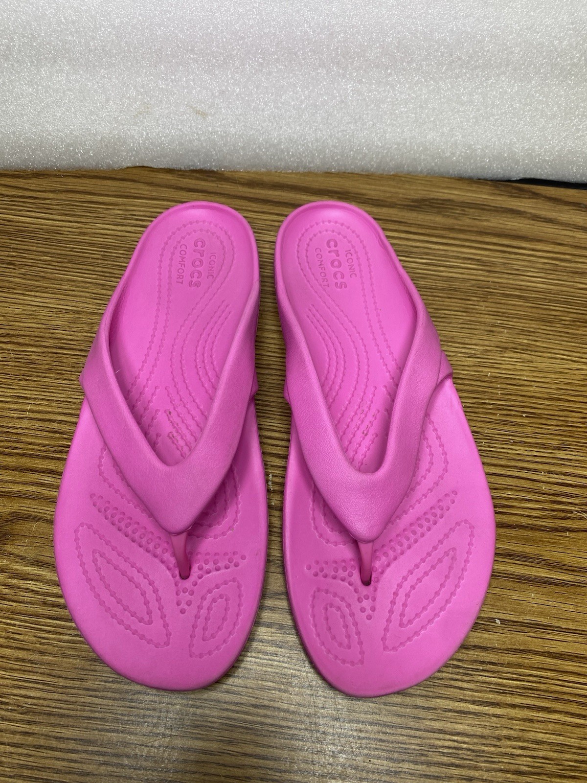 Crocs Kadee II Flip Flop Beach Sandals Women’s 7 Pink Slip-On Thong Lightweight