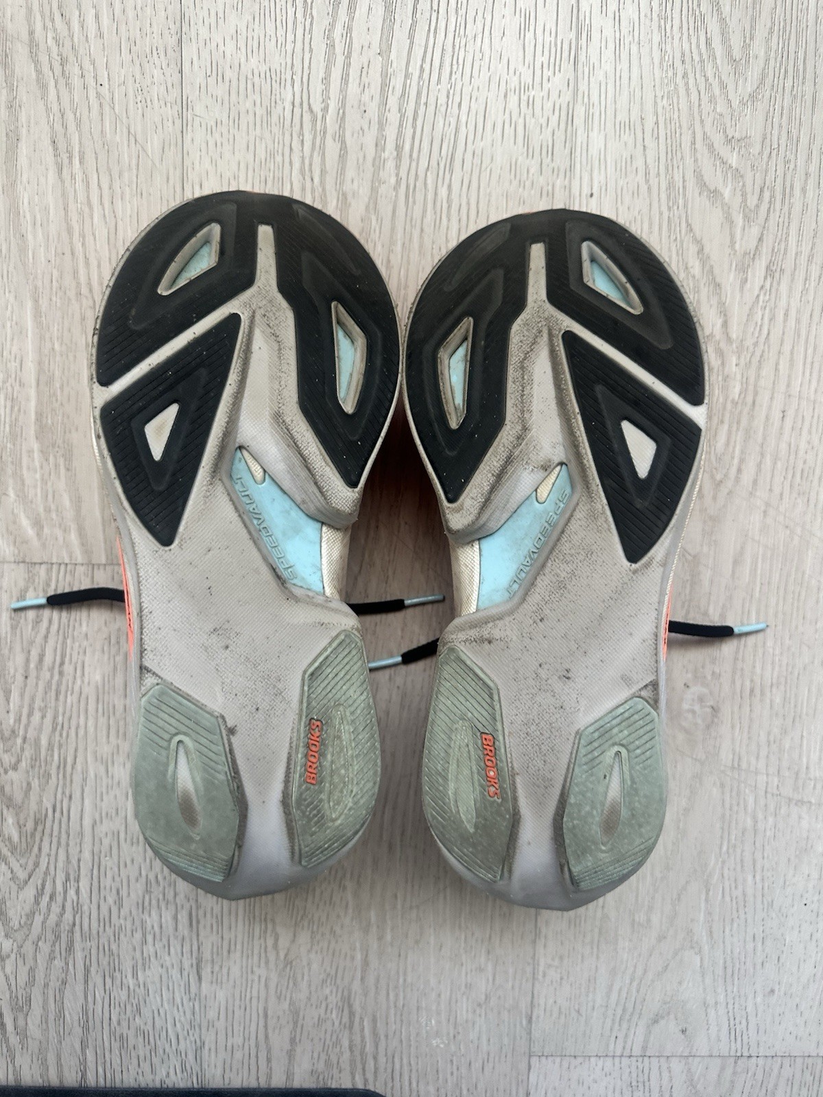 Brooks Hyperion Max 3 – Fiery Coral