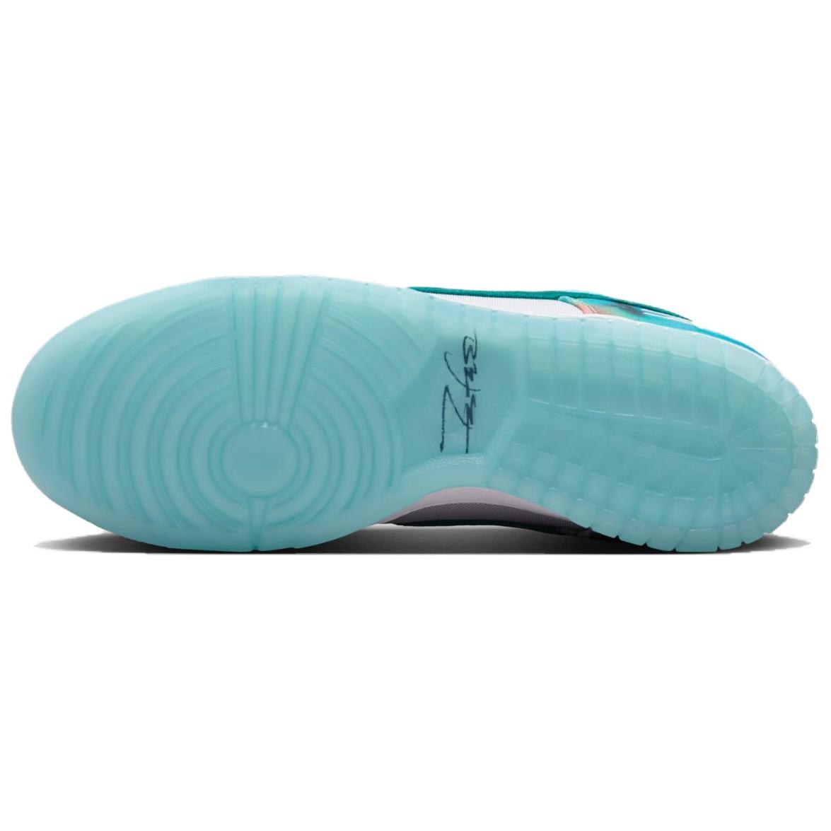 Futura Laboratories x Nike Dunk Low SB ‘Bleached Aqua’ HF6061-400