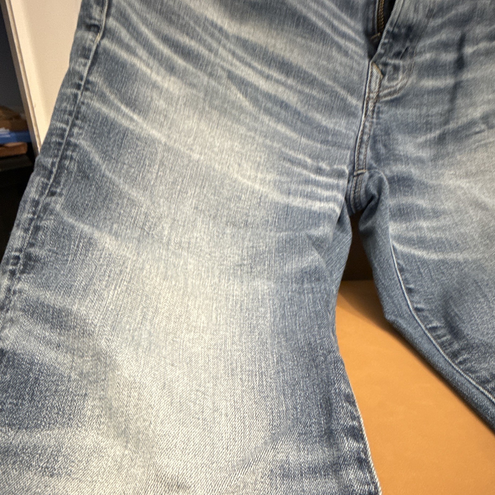 American Eagle AirFlex+ Men’s Straight Blue Light Wash Stretch 5-Pocket