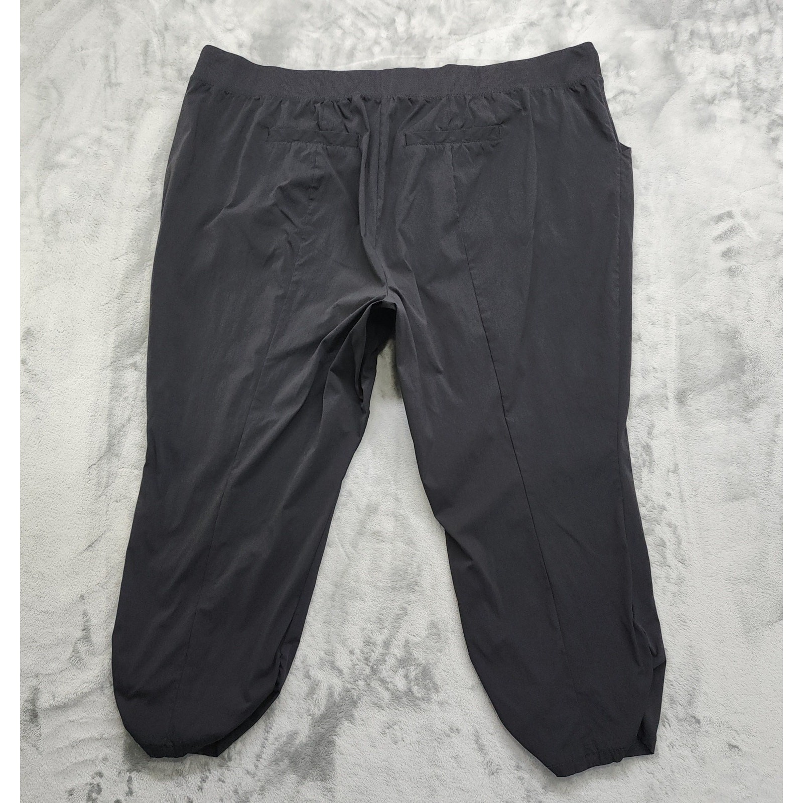 Torrid Pants Womens 5 5X/28 Black Happy Camper Crop Active Scrunch Hem Pockets