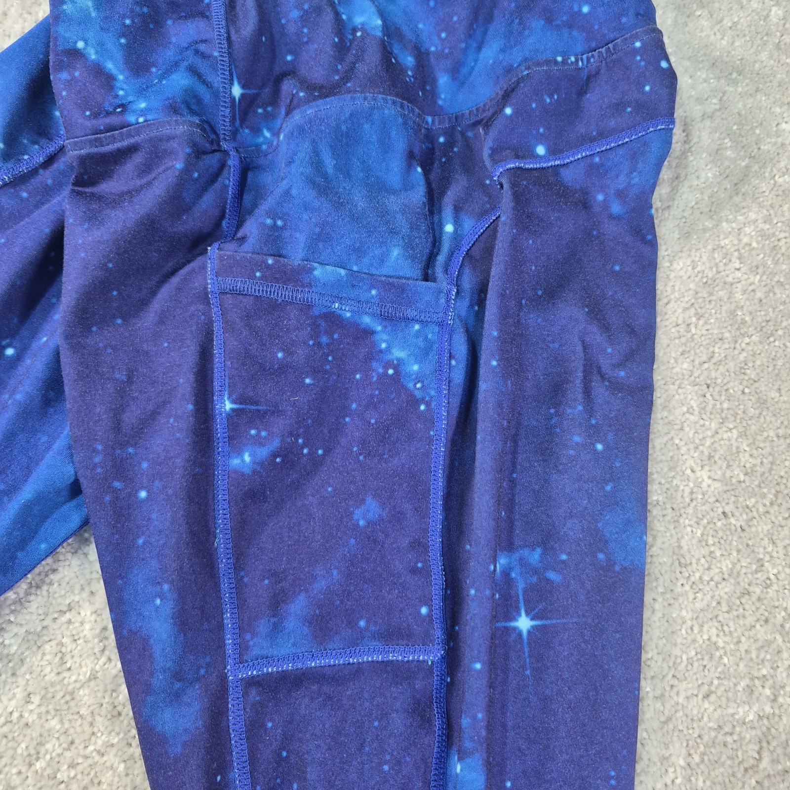 Neon Sweets Womens XLARGE Blue Galaxy Active Capri Legging Pockets Mid Rise Yoga