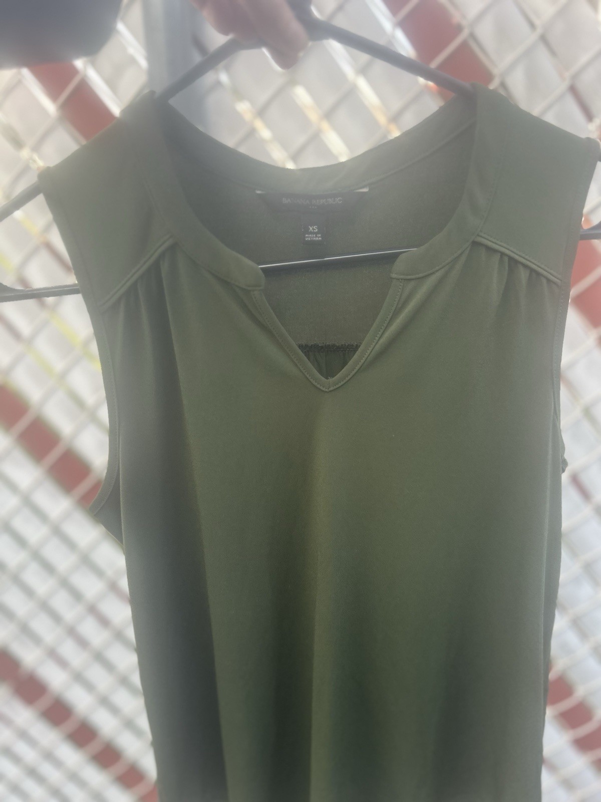 womens banana republic sleeveless olive green tank top blouse xs