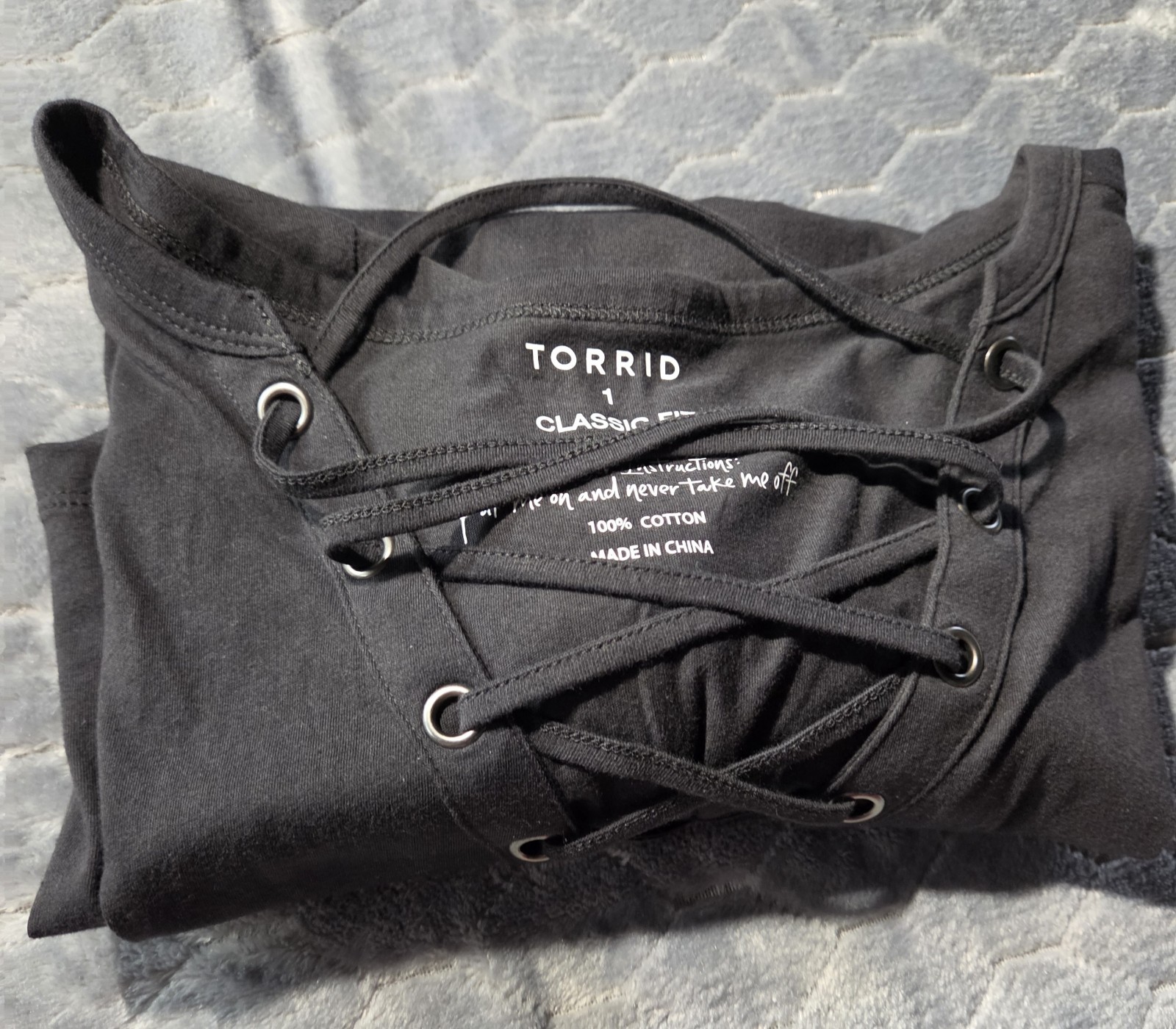 Torrid Black SS Top Size 1 (14/16) Tie Up Peek A Boo Front NWOT Casual Or Dressy