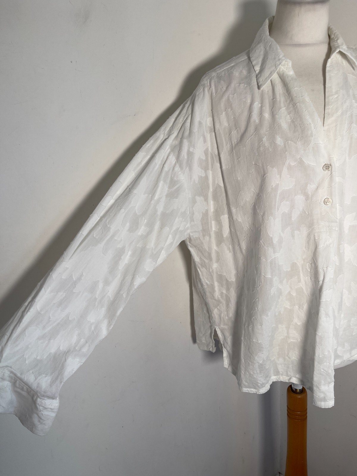 Oliver Bonas oversize blouse top 16 VGC shirt woven print pattern white