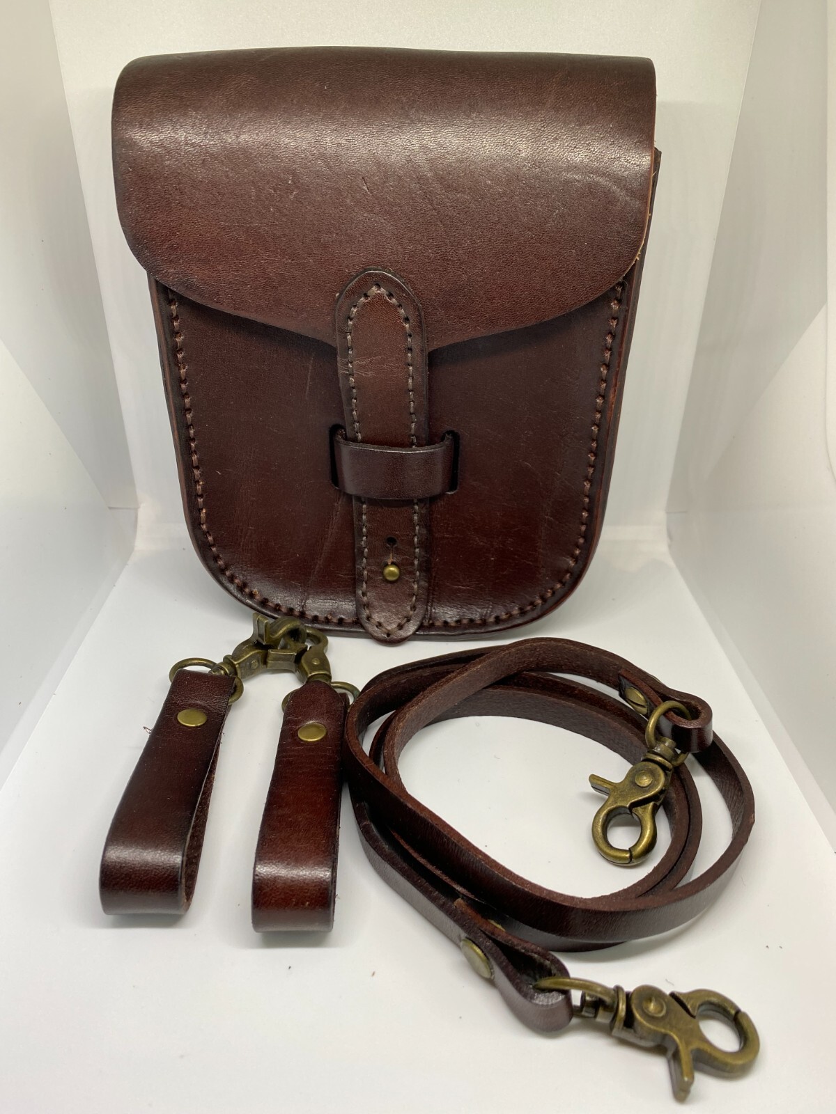 leather fanny pack for men and women. 100% hand made . made one sell one.