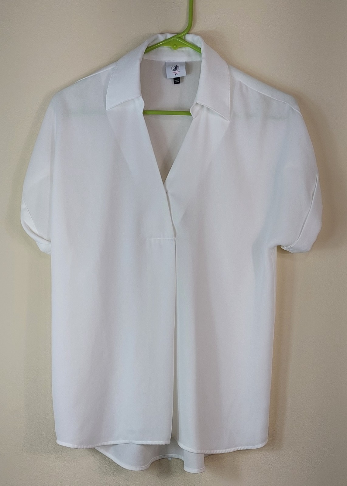1-36 CAbi Womens XS White Split Neck Short Sleeve Blouse Career Top