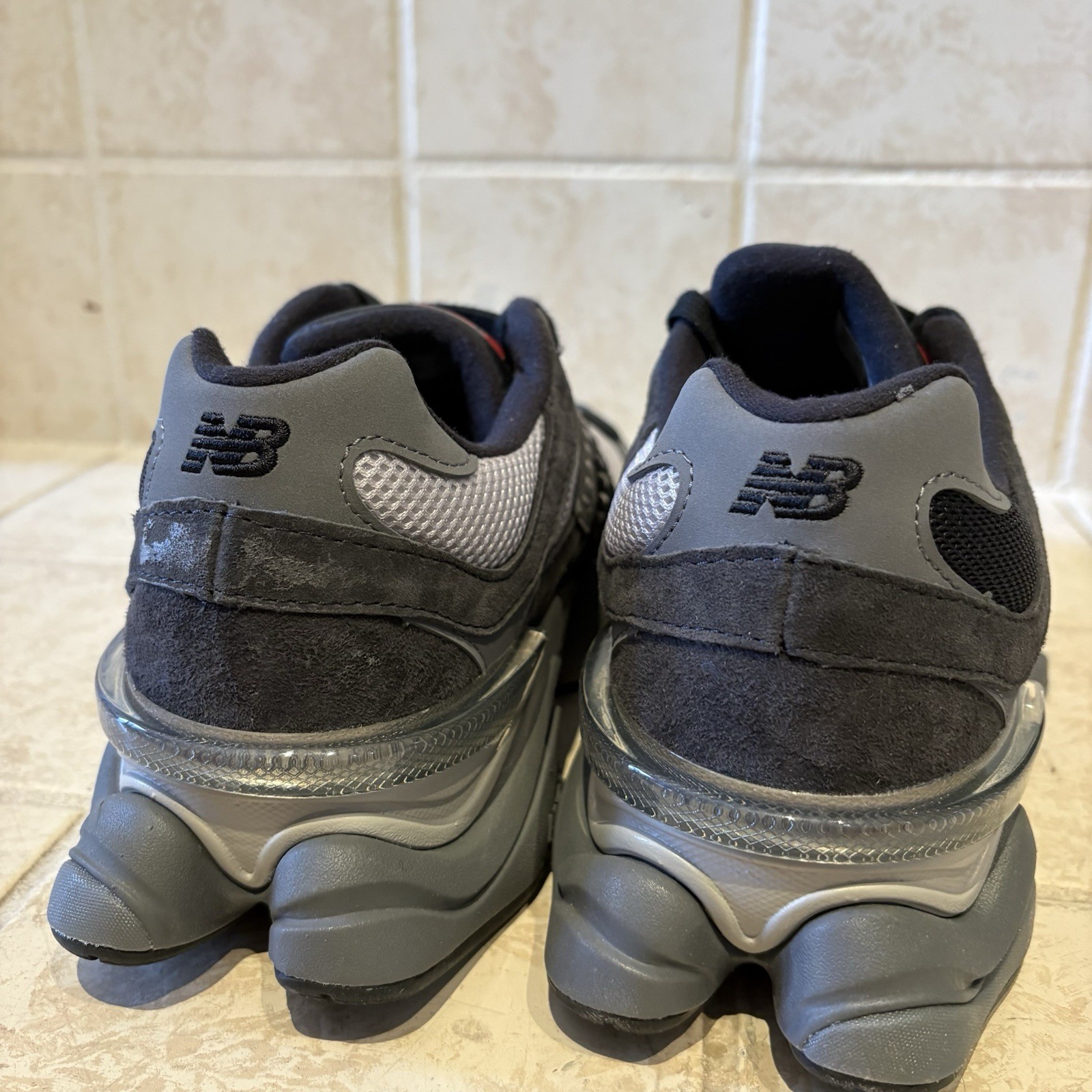 New Balance 9060 Black Grey Sneaker Shoe Size 10 Men’s U9060BLK ⚡️