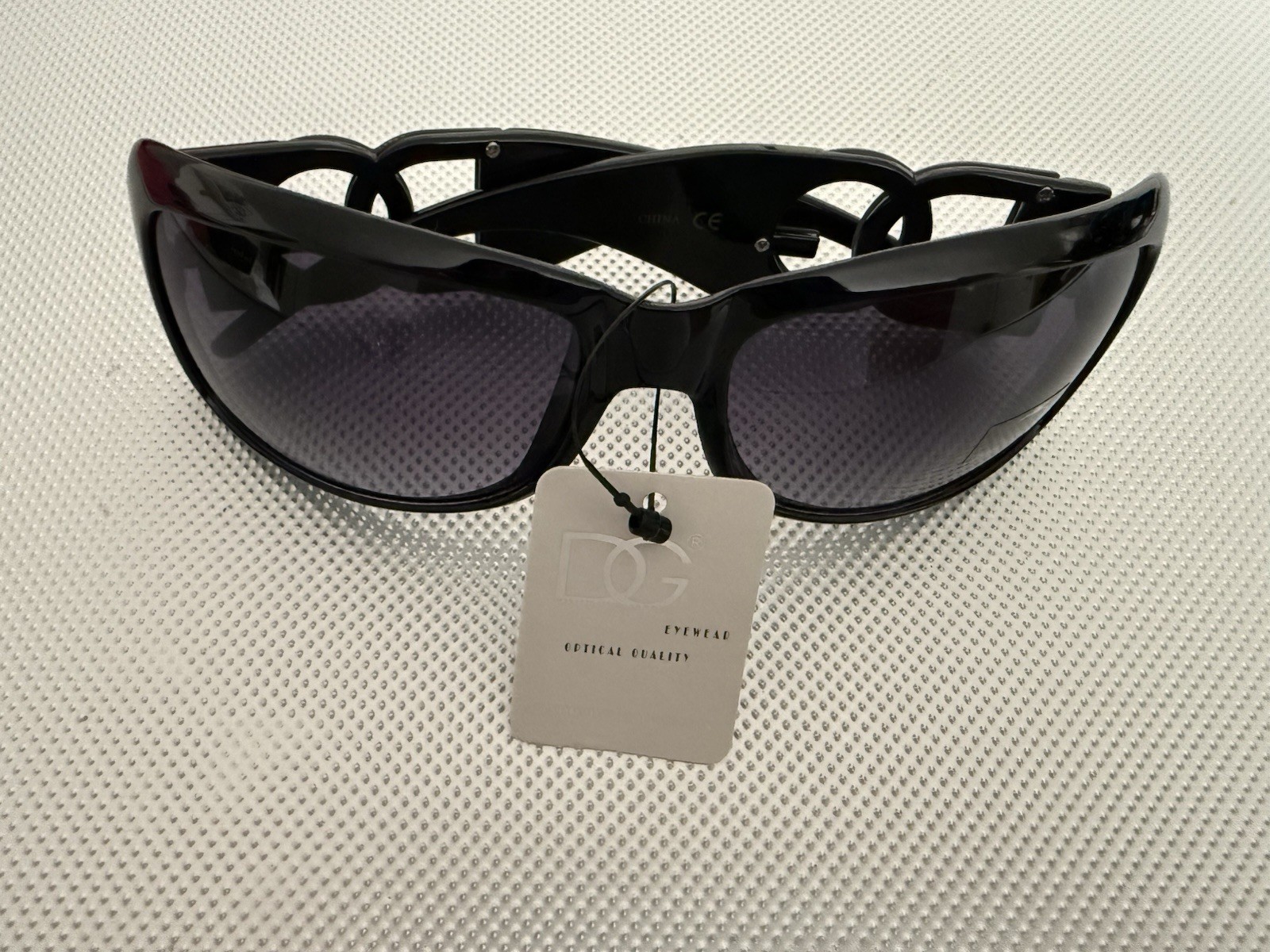 OZ Eyewear Women’s Wrap Sunglasses Black Plastic Frame Gray Tinted Rhinestone A3