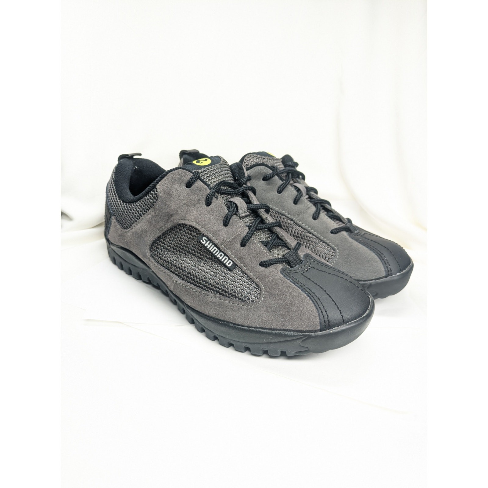 NWOB Shimano Cycling Shoes Mens 6 Gray Sneakers SH-MT20D Mountain 2-Bolt Cleats