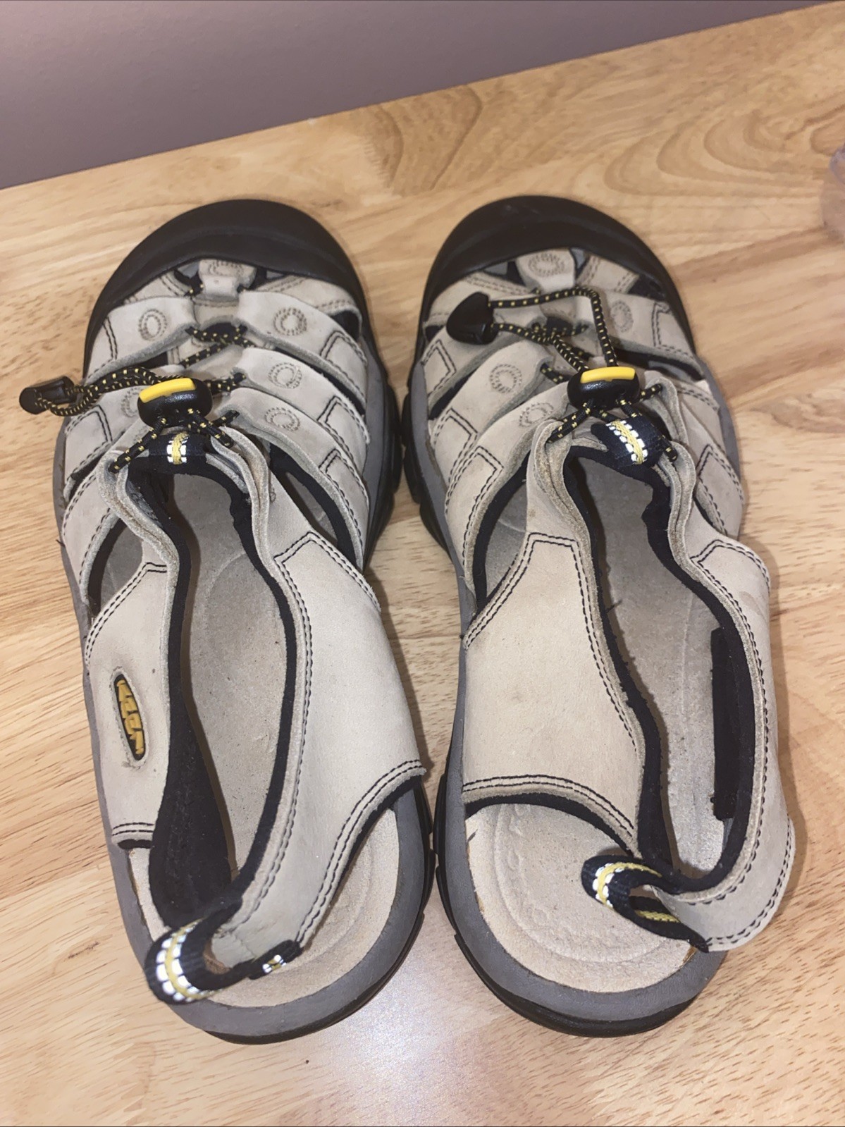 EUC KEEN Newport Women US 10.5 Neutral Hiking Waterproof Leather Beach Sandals