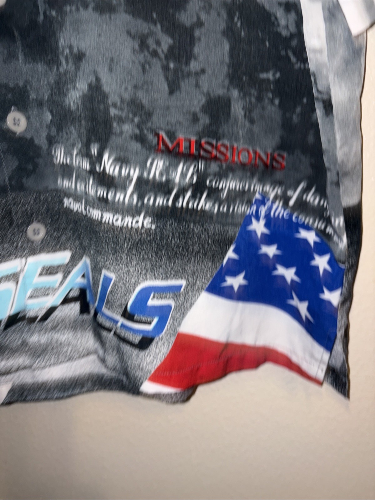 Navy Seals Graphic Picture Shirt L, Great Coloring and Smooth Feel