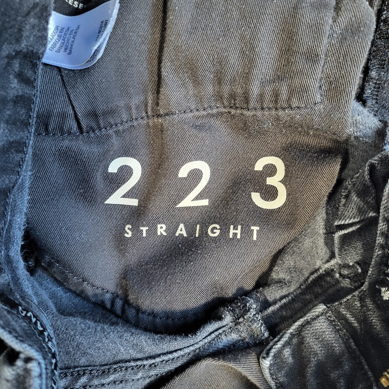 Lucky Brand 223 Straight Jeans Mens 30×30 Black Medium Wash Distressed Stretch
