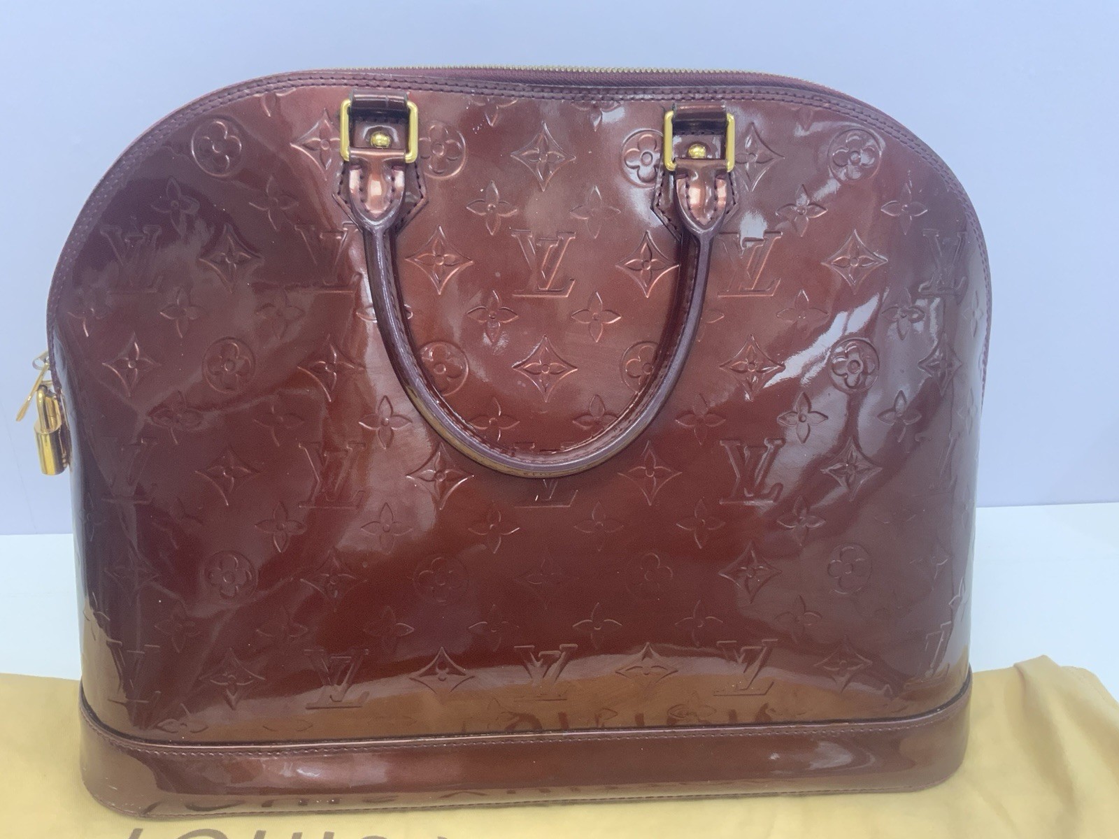 LOUIS VUITTON Alma GM Monogram Vernis Amarante (Burgandy) Bag