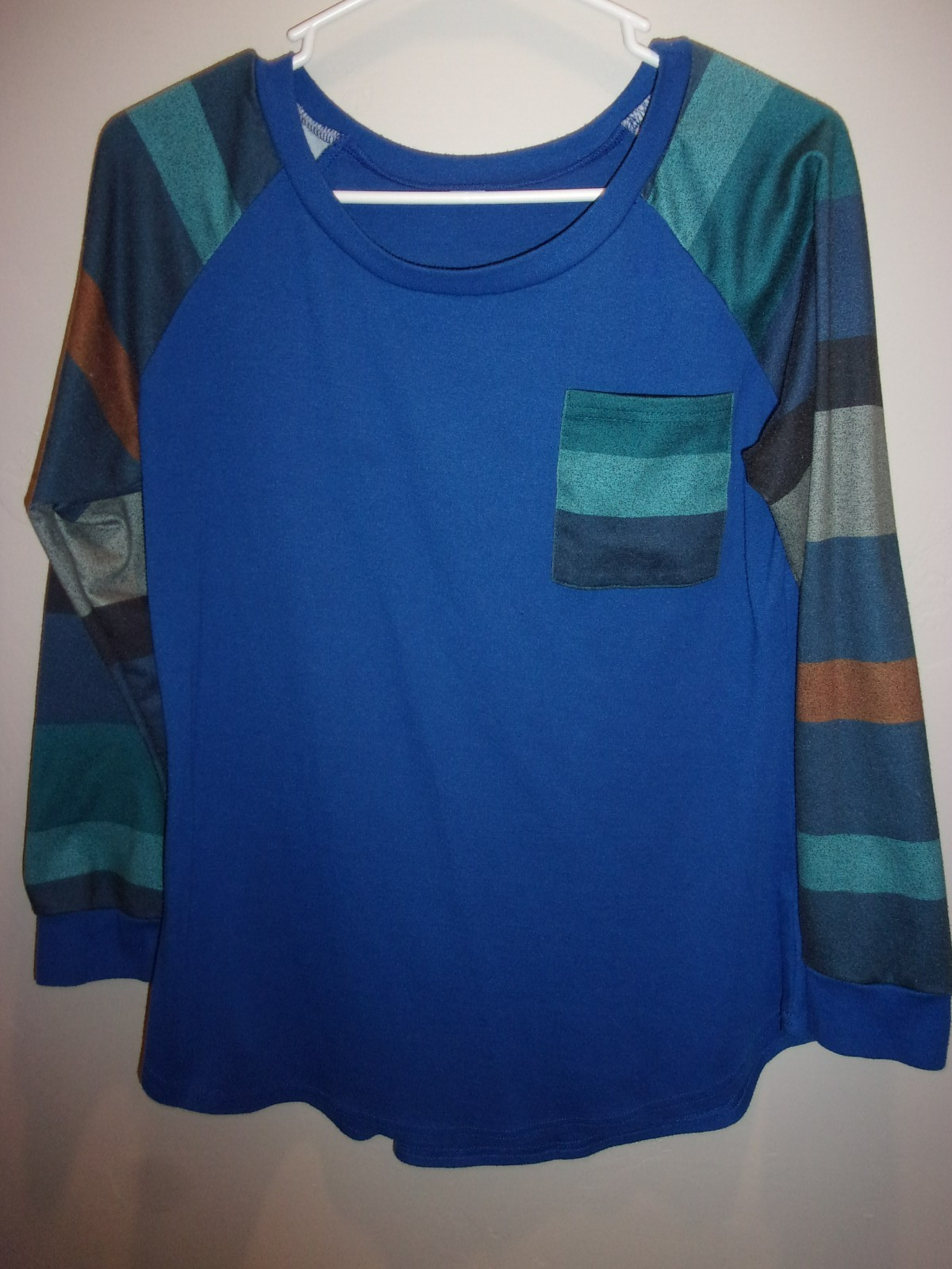 Women’s Size M Blue Long Sleeve T-shirt Top W/Striped Sleeves