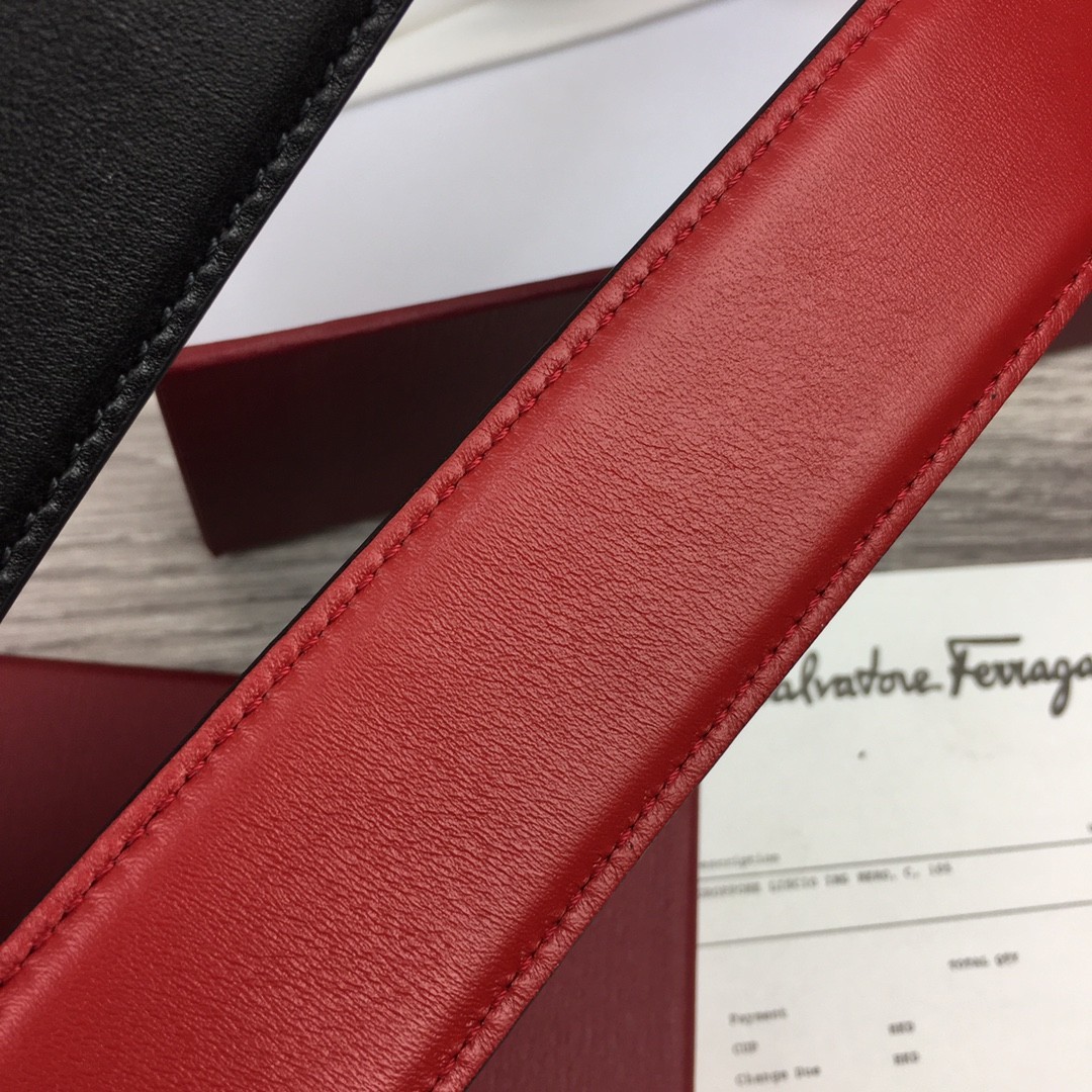 NWT Authentic Ferragamo Belt width 3.5cm/1.37inch Black / Red Reversible