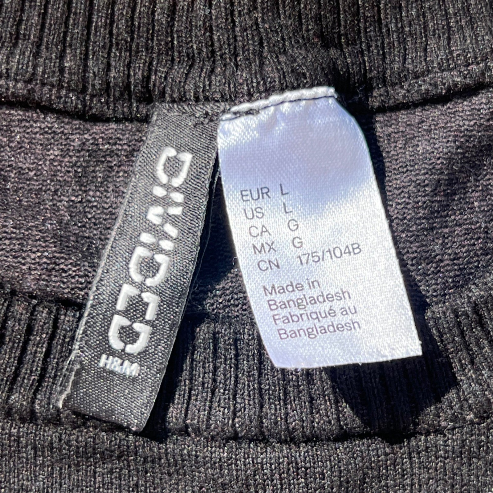 H&M Divided Mens Large Black Short Sleeve Knit Crewneck Sweater Minimalist Top