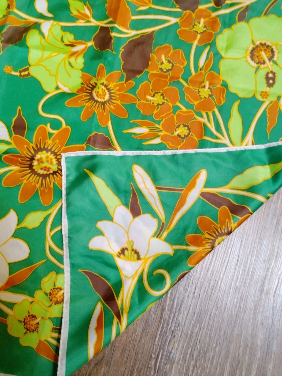 Vintage Smith’s Bermuda Scarf Island Flowers Green Coral 22 X 22 Signed