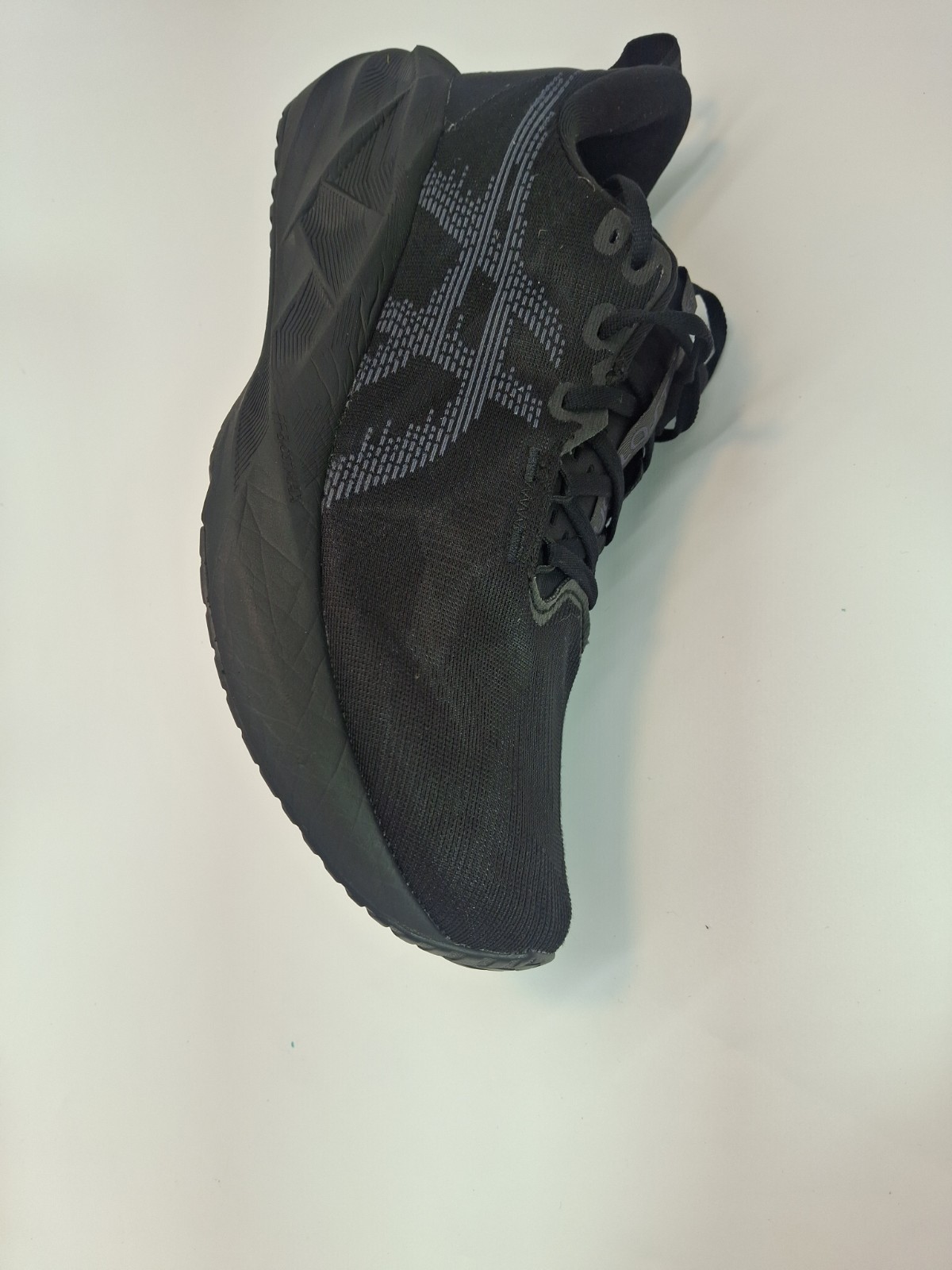 Men Asics Novablast 5 Black Shoe Size 11 1011b974