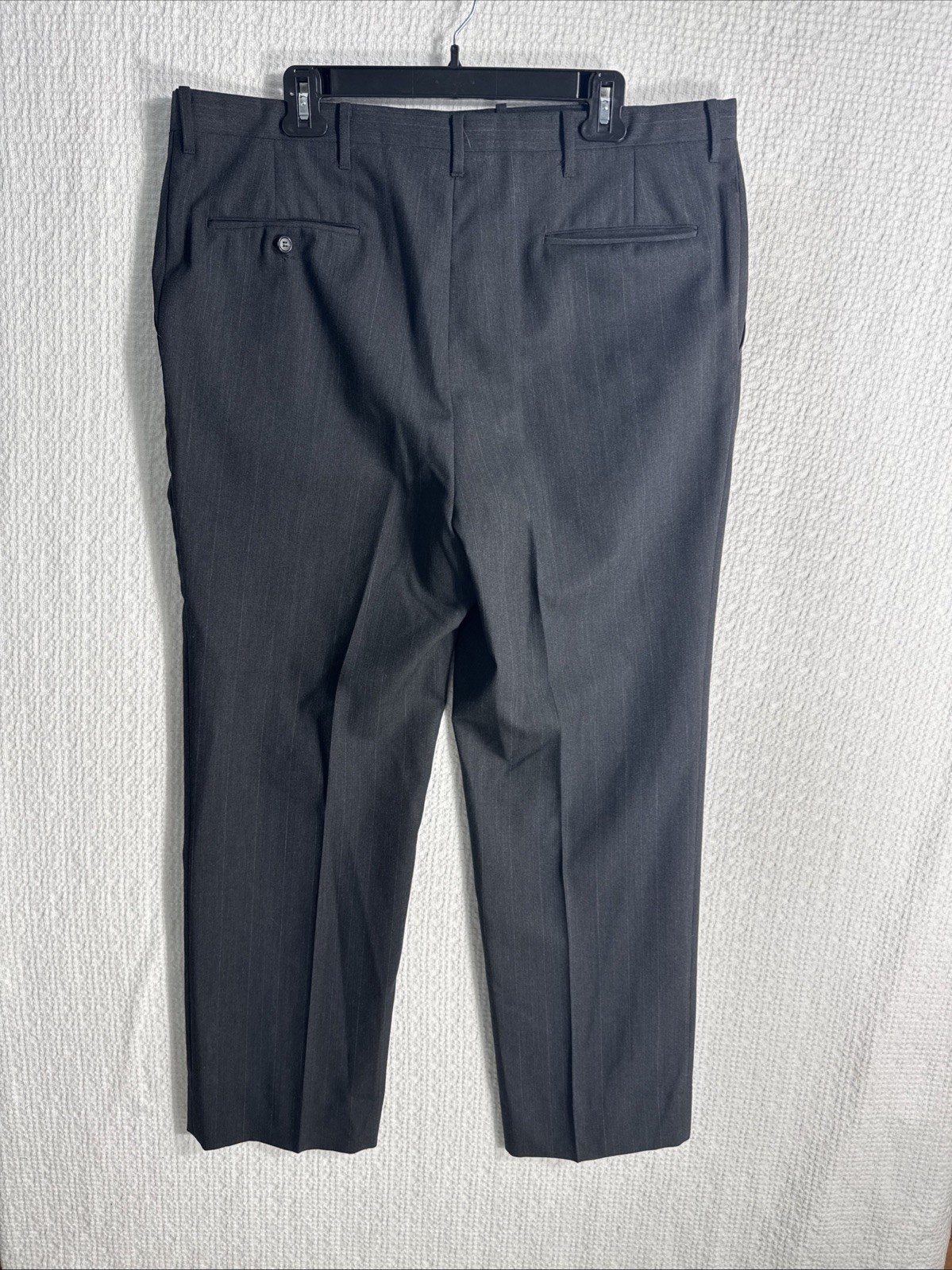 Vintage Hart Schaffner Marx 44R Relaxed Charcoal Pinstripe 2-Piece Suit 39×27