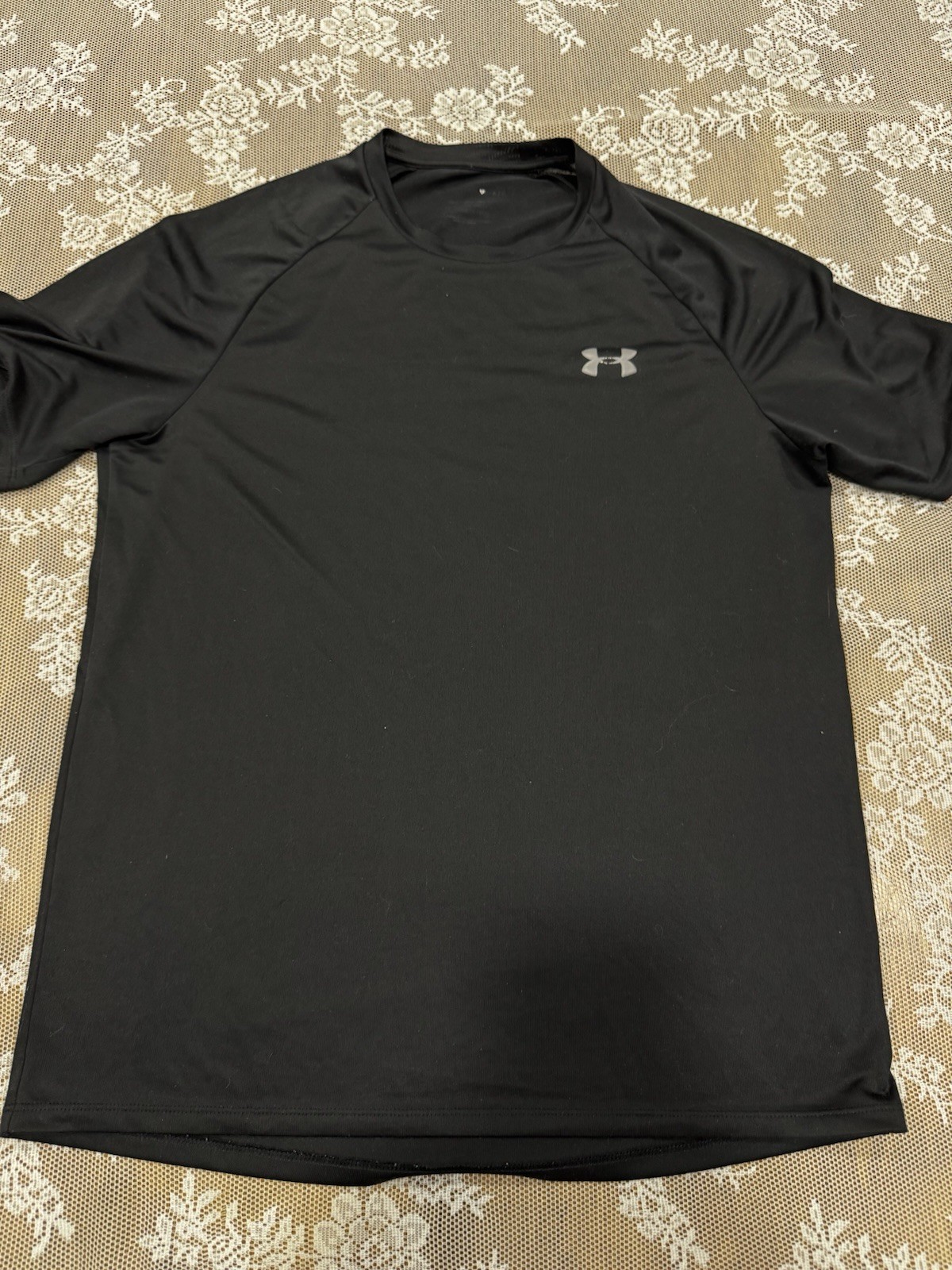 Under Armour HeatGear Men’s Black Moisture Wicking Crew Neck T-Shirt Size M