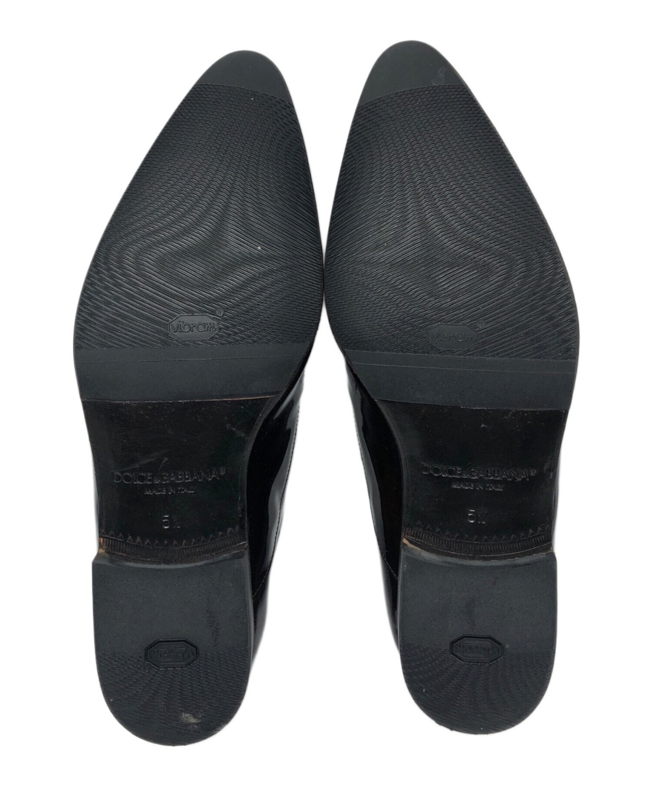 Dolce & Gabbana 3-Hole Enamel Shoes BFl26