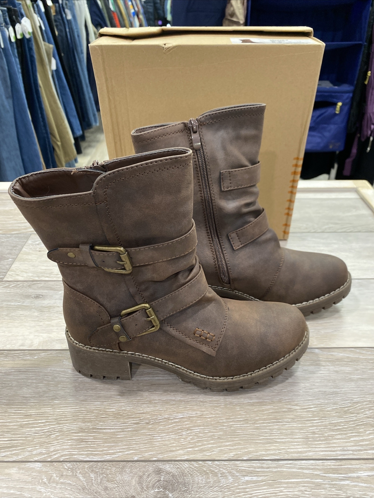 NIB GlobalWin Brown Zipper Ankle Boots Buckle Accent Style#19YY19-3 Sz 6.5 #S963