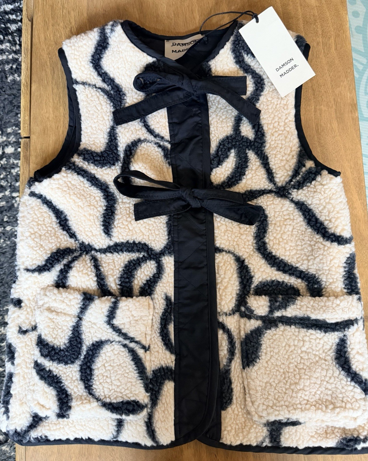Damson Madder Women’s M/L Black And White Fleece Vest With Bow Ties Size 10