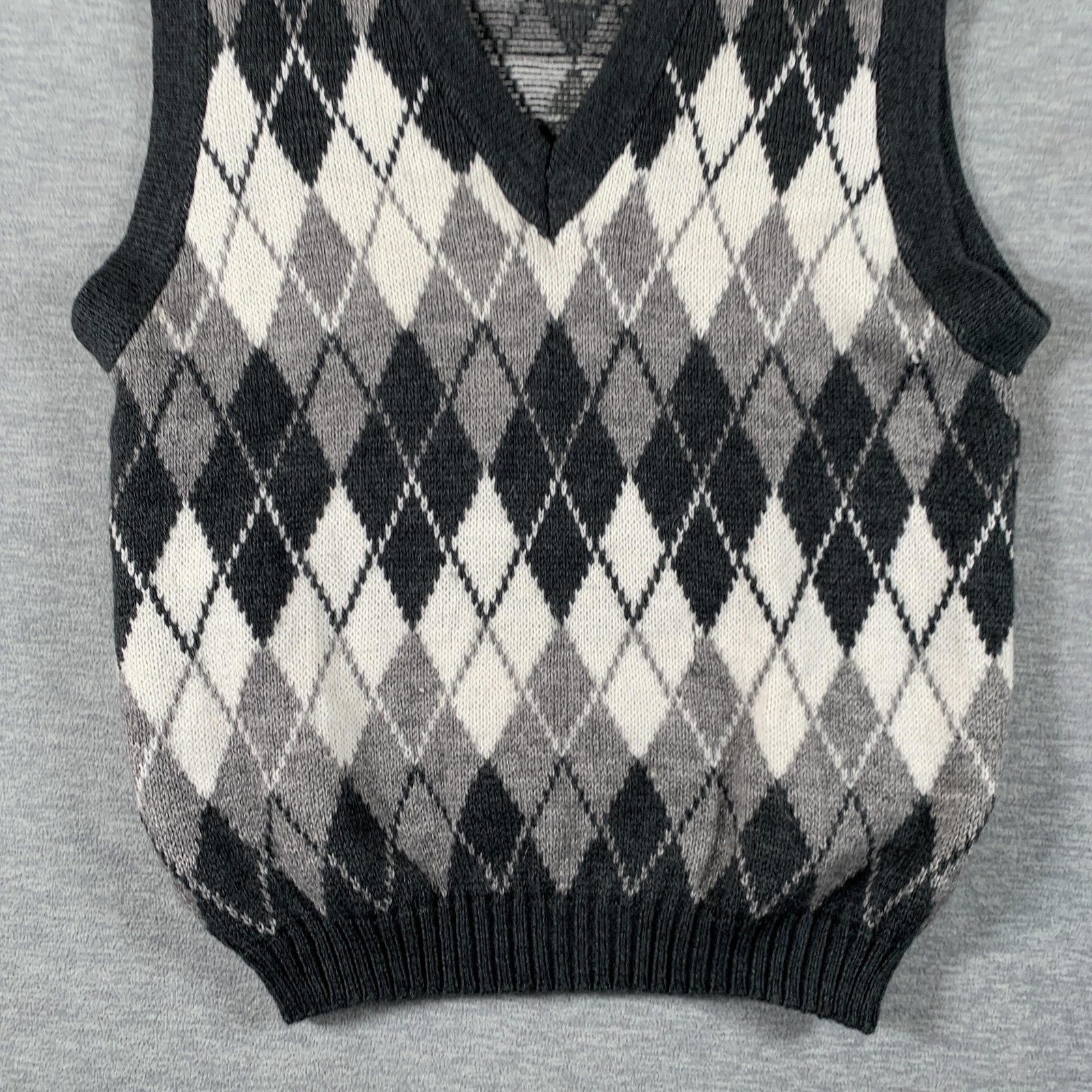Sweater Vest Mens Small Gray Argyle 100% Alpaca Knit V Neck Pullover Peru