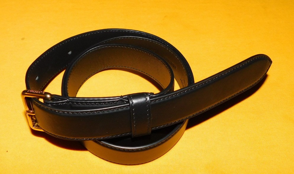 WOMEN’S BURBERRY MADE IN ITALY BLACK LEATHER SLIM BELT SIZE 6 – 30/75cm..