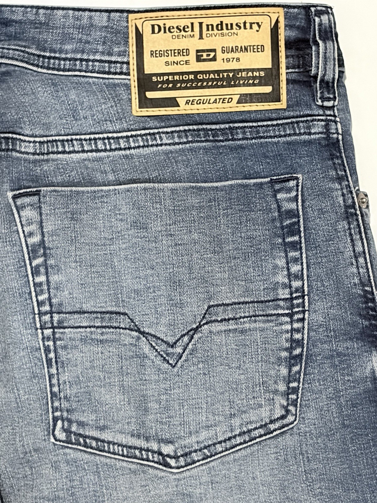NWT Diesel Zatiny-X Slim Bootcut Jeans Men 33×32 Blue Wash Denim Pants MSRP $250
