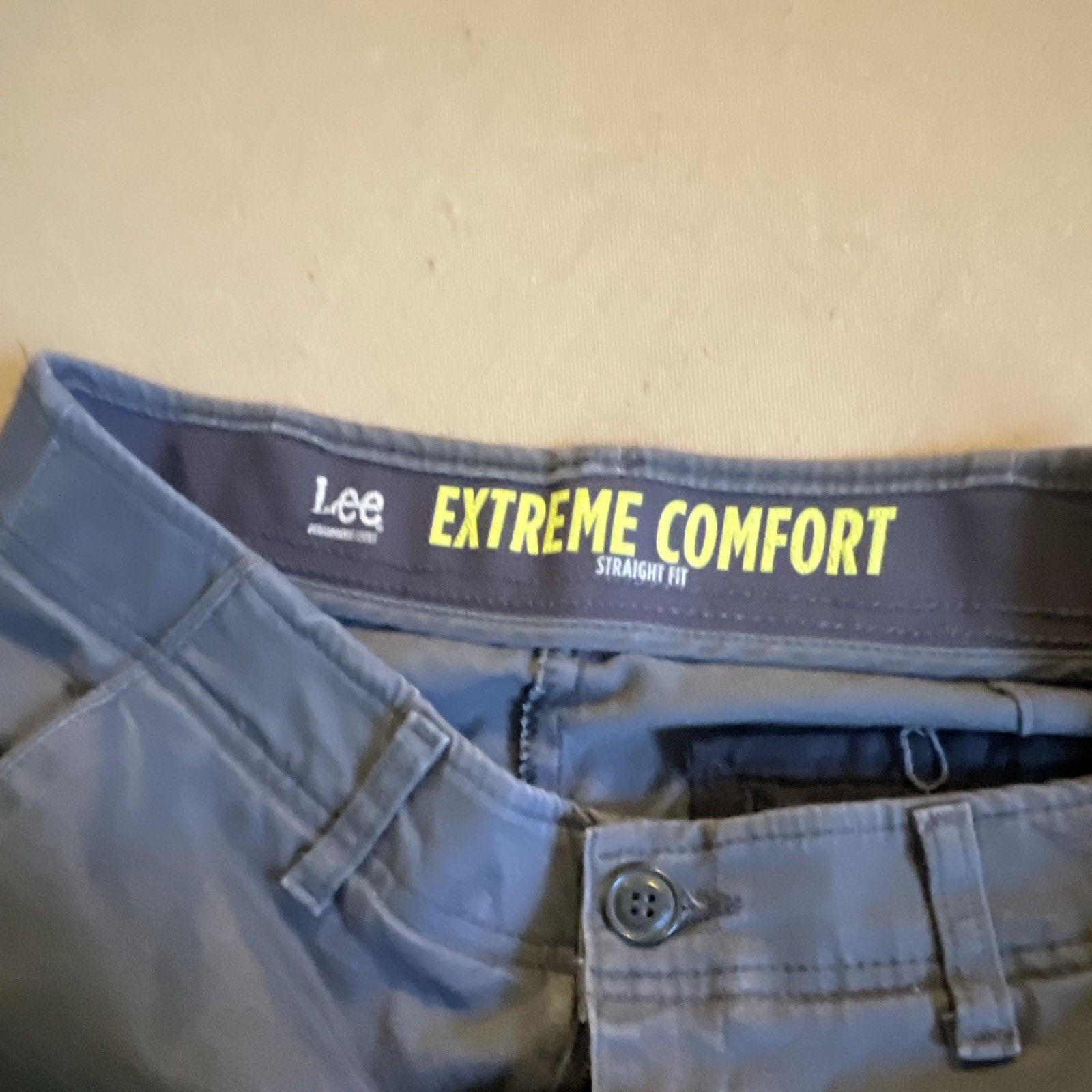 Lee Extreme Comfort Men’s Gray Twill Chino Pants 30W Straight Fit Stretch