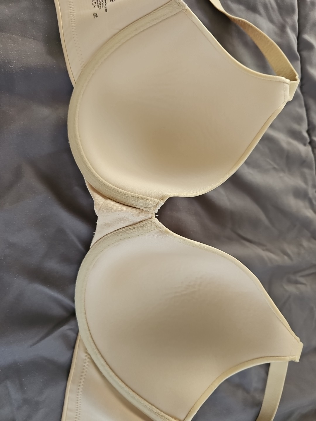 Lilyette Back Smoothing T-shirt Bra Ivory size 38C Underwire Adjust. Staps Lined