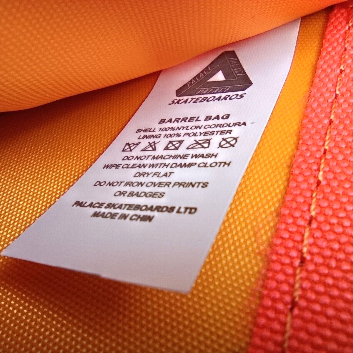 PALACE Wallet White Tri-ferg Logo on Orange Knitted Fabric Original Gift Box New