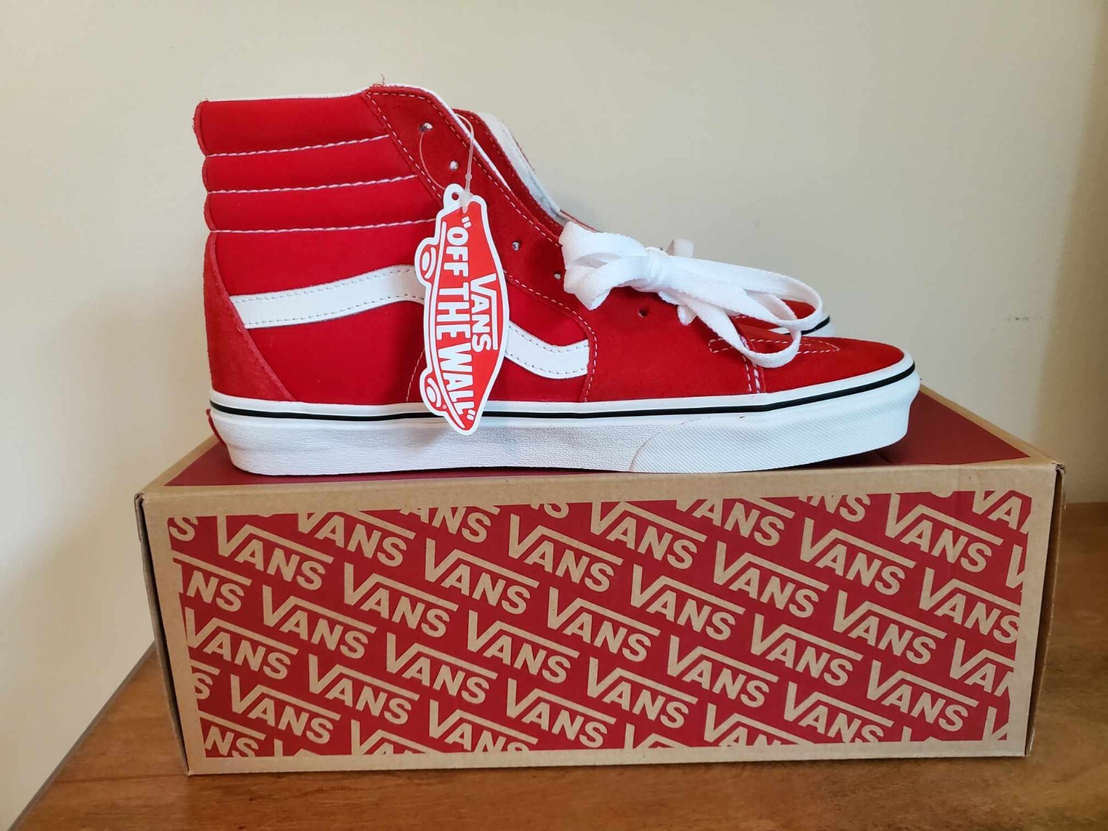 Vans Red Unisex Sk8-Hi Shoe 8.0M/9.5W – Brand New in Box