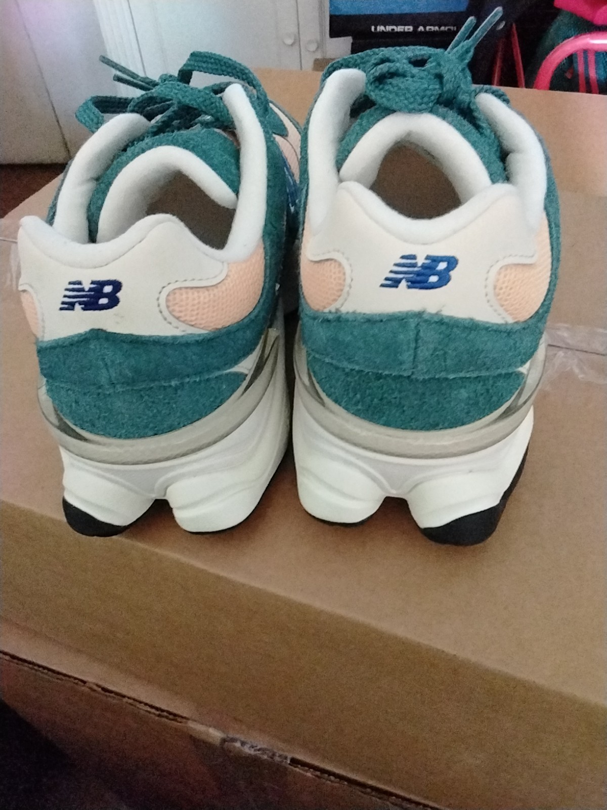 New Balance 9060 New Spruce Peach Blossom GC9060GP Womens MENS Size 7 NWOB