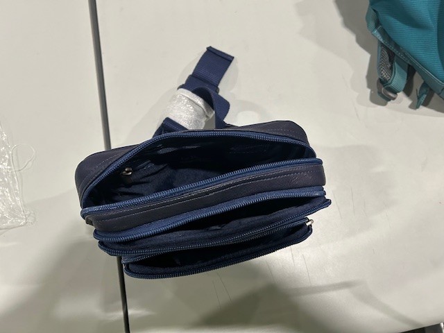 LE DONNE SMALL NAVY PURSE – NAVY