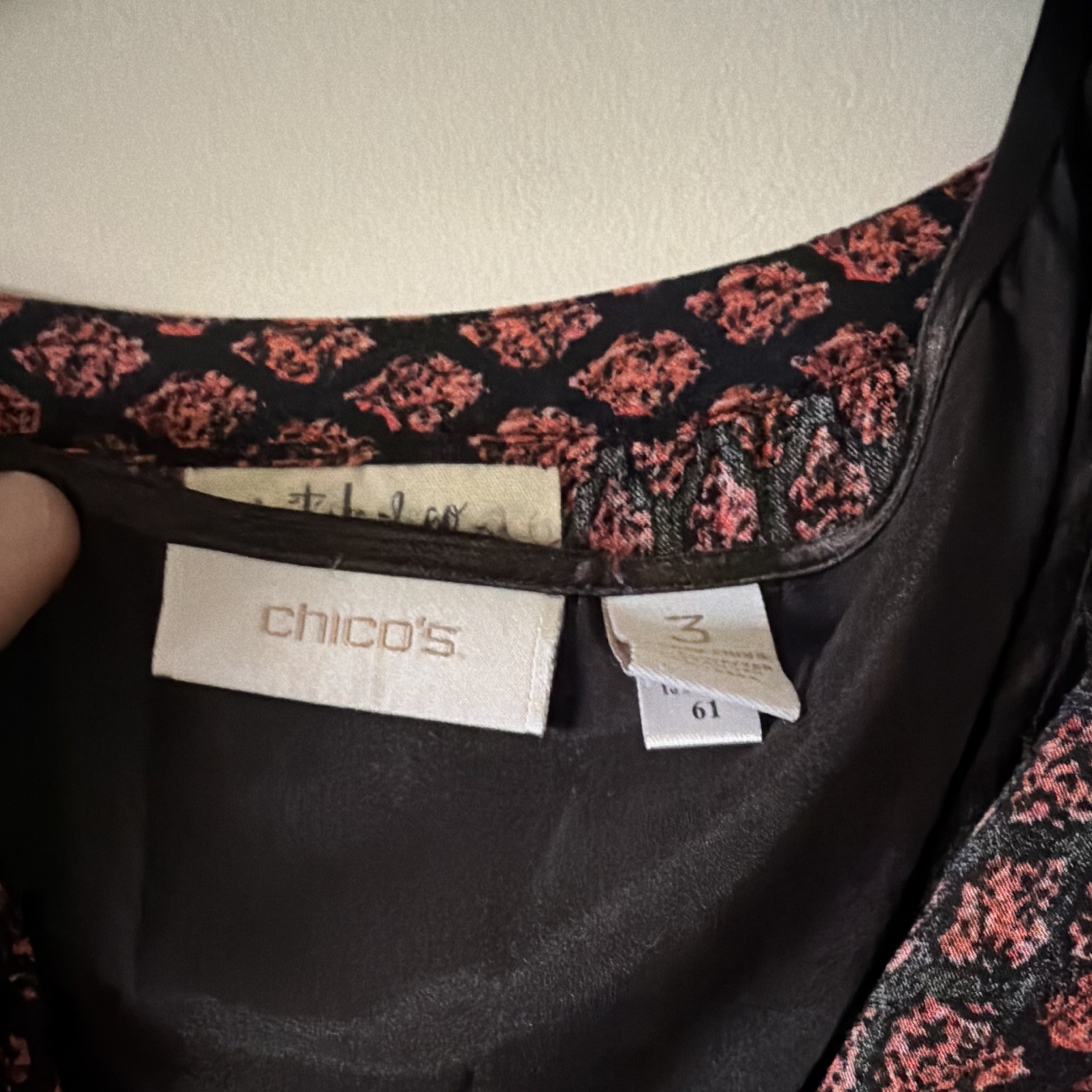 Chico’s Black Pink Geometric Chiffon V-Neck Sheer Flutter Sleeve Blouse 3