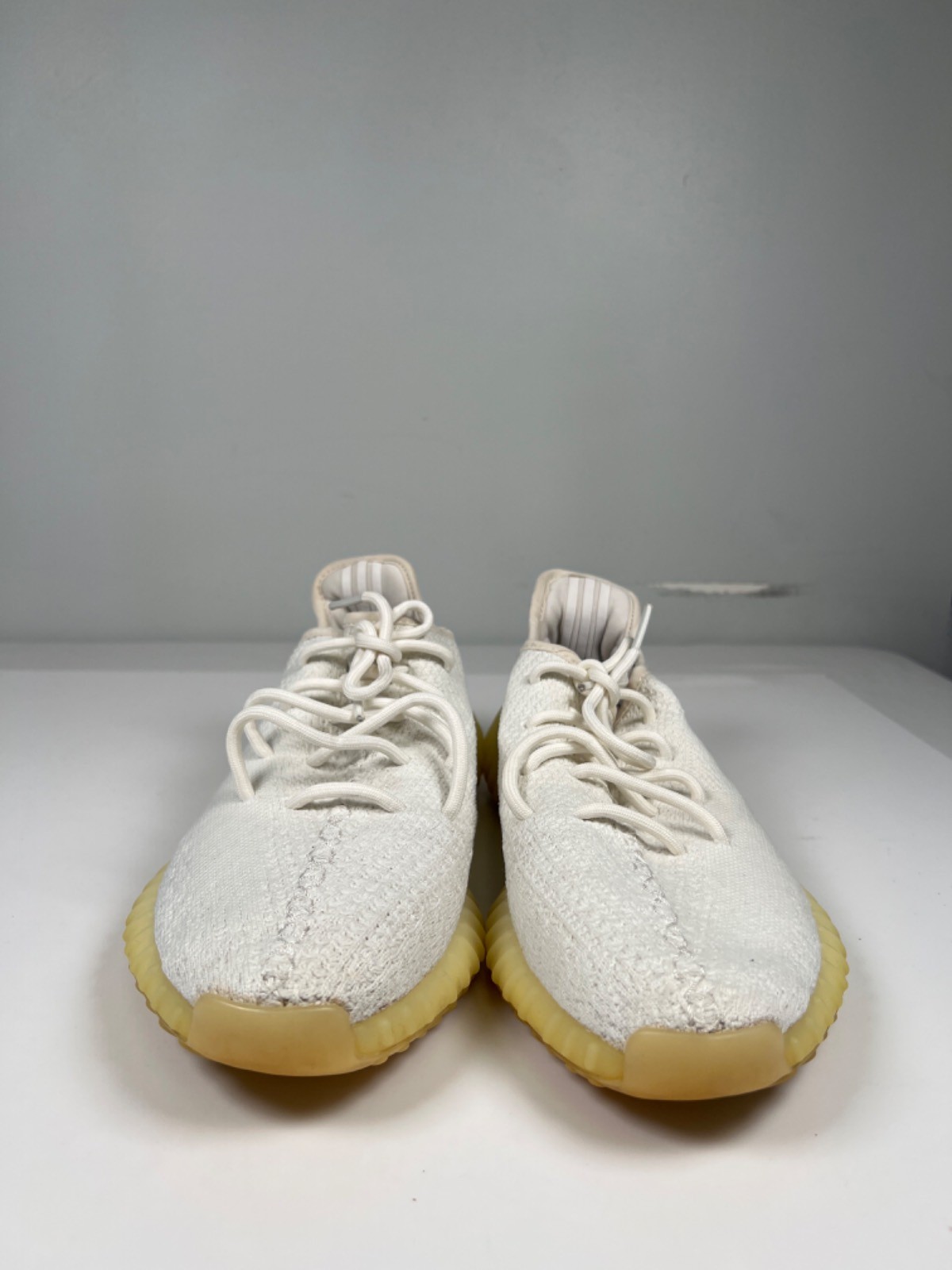 adidas Yeezy Men’s White/Cream Boost 350 V2 Lace Up Sneakers – 9.5