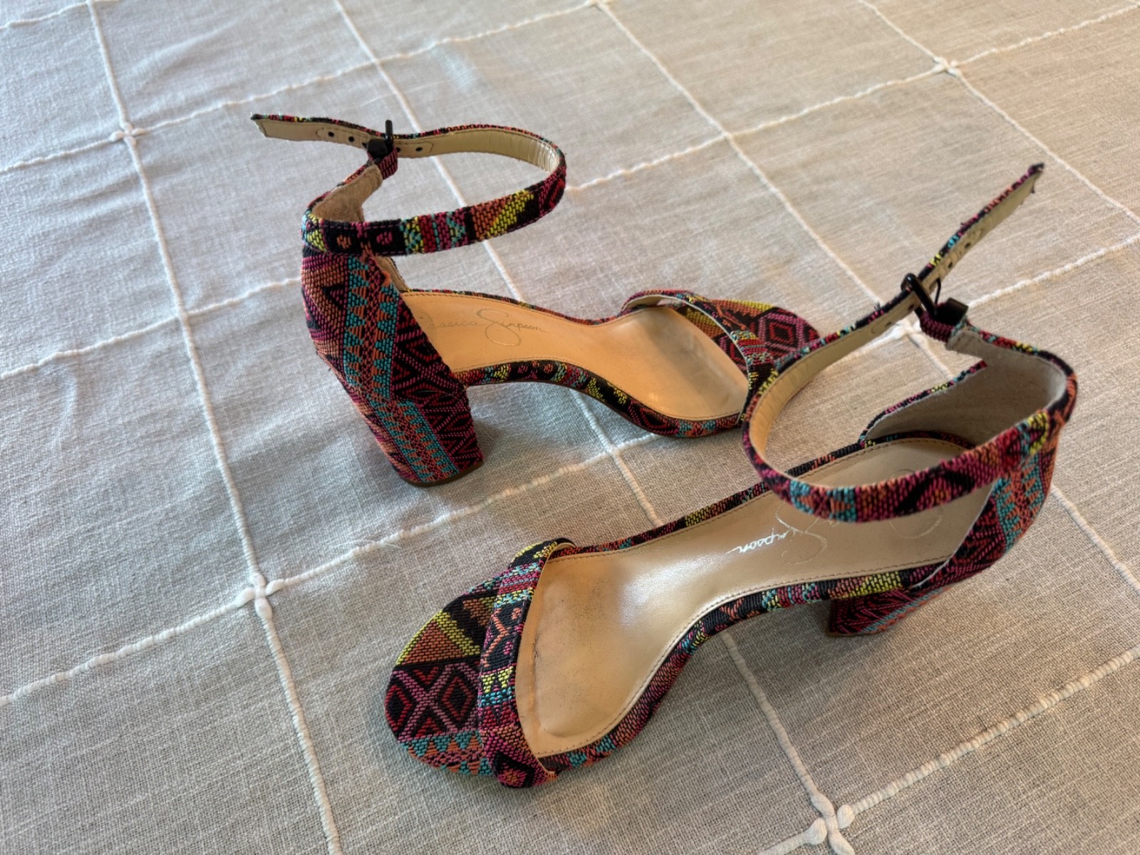 Jessica Simpson Monroe Aztec Tribal Print High Heels Sz. 7.5