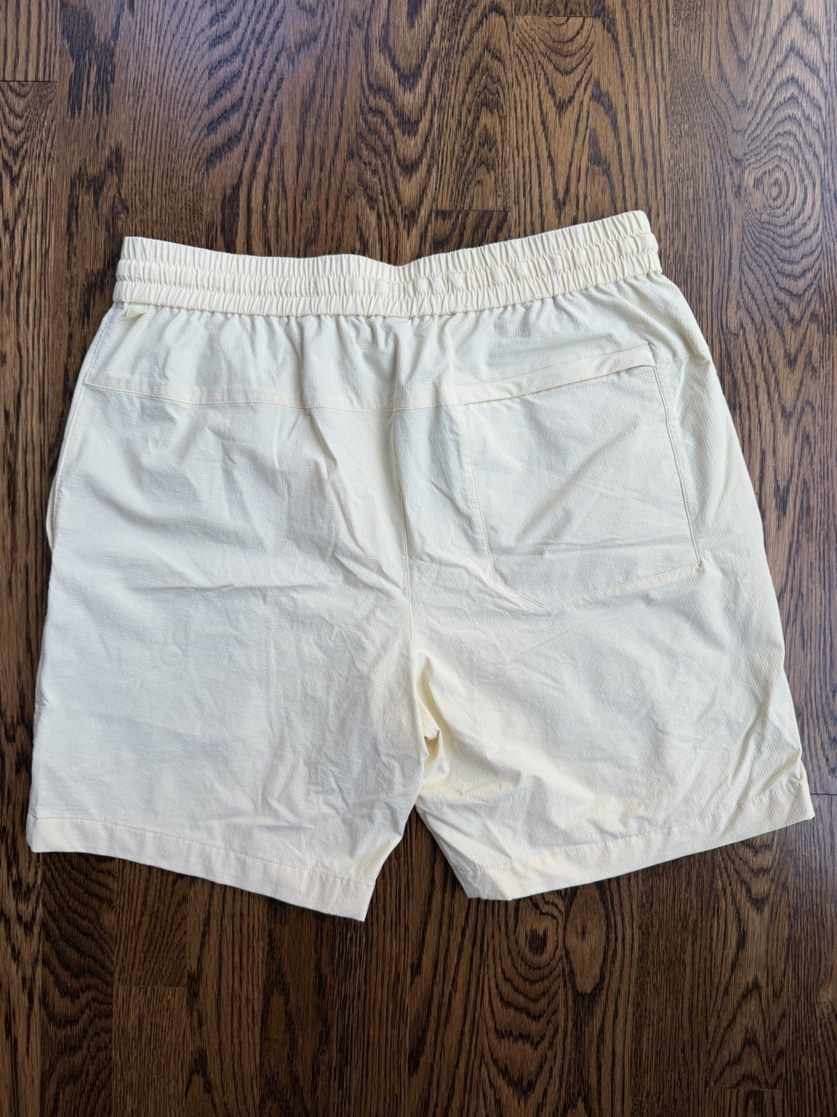 Lululemon Men’s Butter Yellow Solid Drawstring Elastic Waist Shorts w/ Pockets