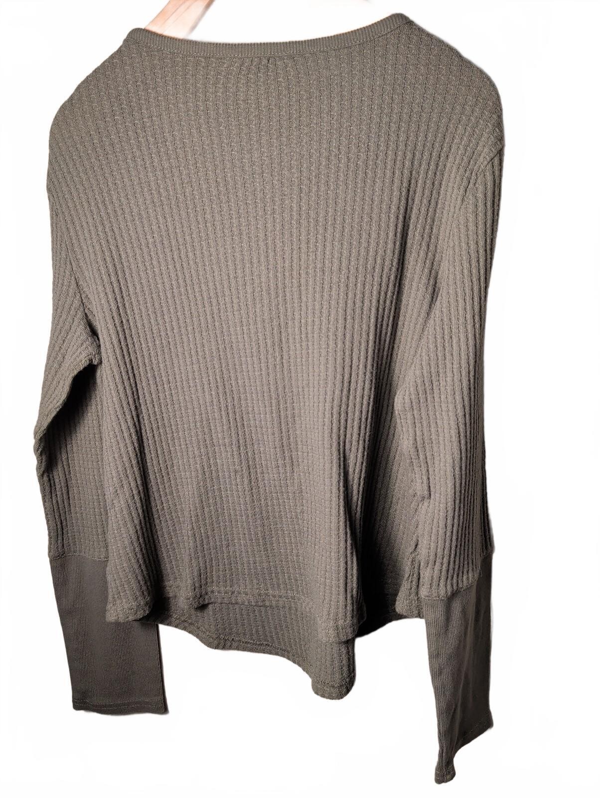 Frye and Co. Womens Medium Sage Green Waffle Knit Long Sleeve Top Henley Fall