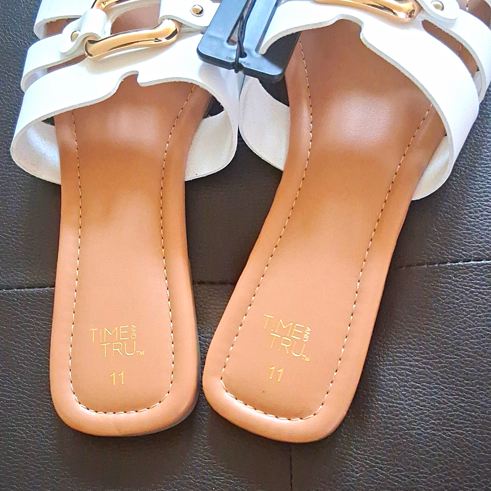 Time and Tru Women’s White Slide Sandals Slip-On Chain Accent Synthetic 11