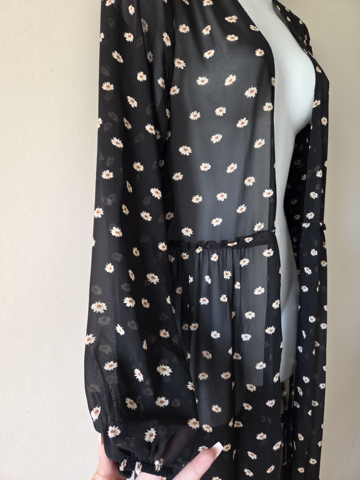 Wild Fable Black Daisy Sheer Maxi Kimono Cover Up XS/S