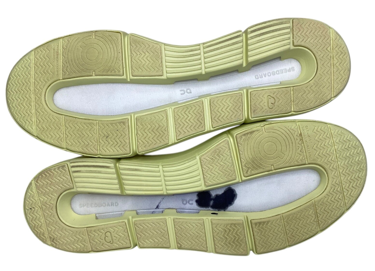 On Cloud THE ROGER Advantage Womens Tennis Sneakers Shoes White/Hay Size 10