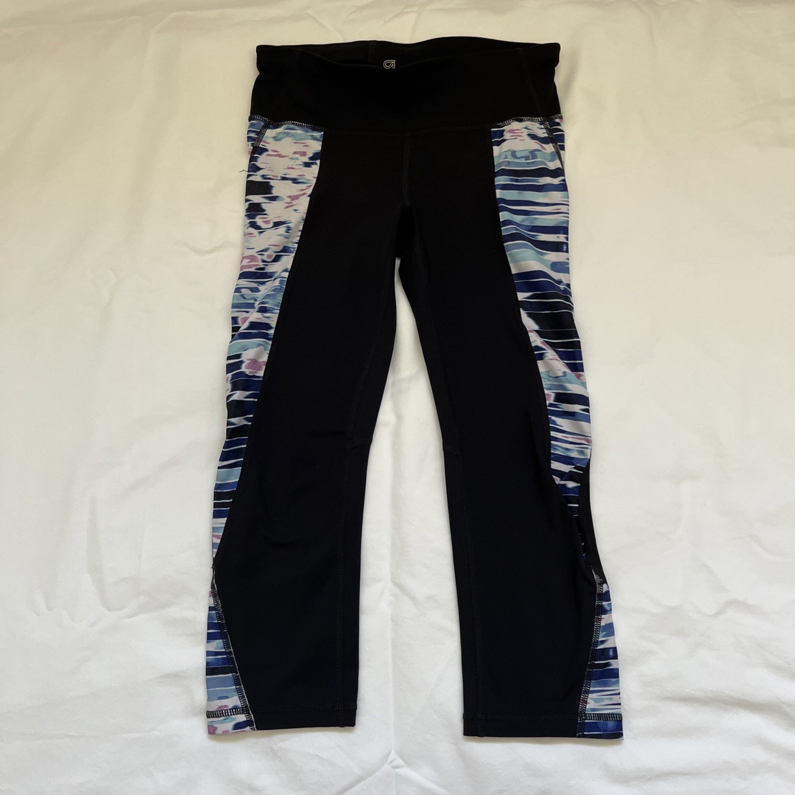 GapFit Leggings Womens XS Petite Capri Cherry Blossom Sculpt Compression