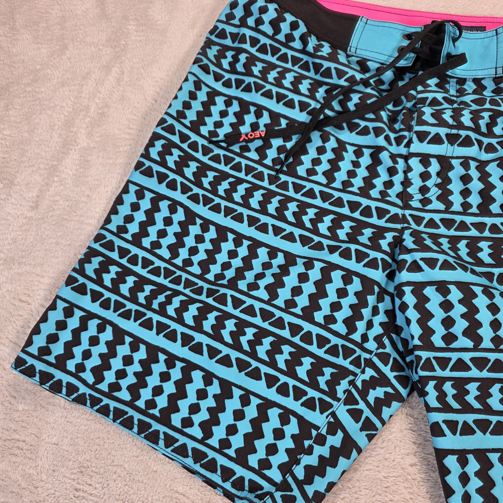 American Eagle Board Shorts Mens Large Blue Black Neon Beach Vacation Surf Sun