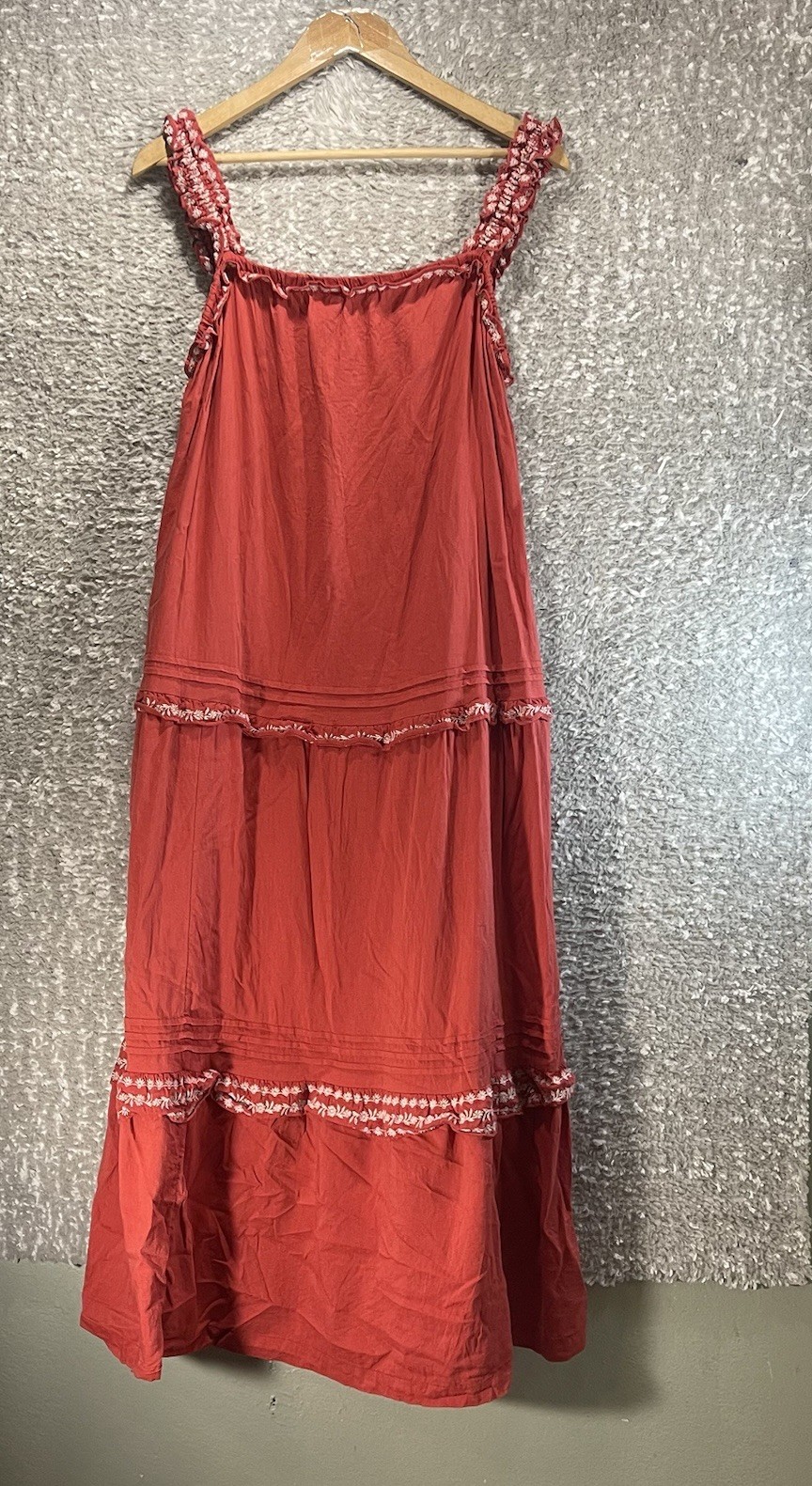 Old Navy Midi Tiered Red Dress L Beach Vacation Preppy Summer Smoked Sleeves